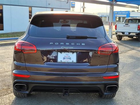 Used 2017 Porsche Cayenne Platinum Edition image 5