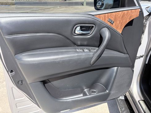 Used 2019 INFINITI QX80 Luxe RWD image 22