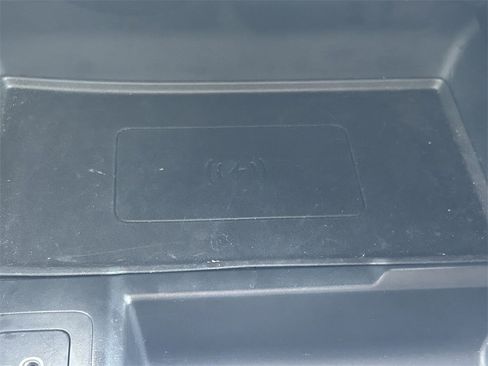 Used 2025 Land Rover Range Rover Velar S image 34