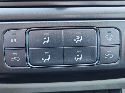 Used 2019 Chevrolet Colorado W/T w/ Custom Special Edition image 24