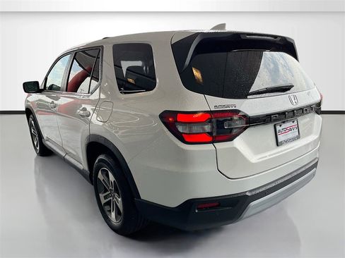 Used 2023 Honda Pilot EX-L image 5