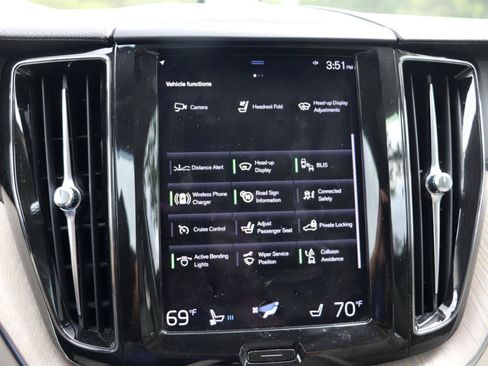 Used 2021 Volvo XC60 T8 Inscription w/ Protection Package Premier AWD/4WD image 25