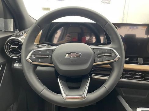 New 2026 Chevrolet Equinox ACTIV w/ Convenience Package III AWD/4WD image 12