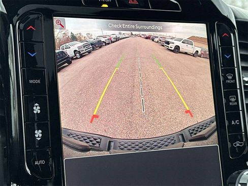 New 2026 RAM 1500 4x4 Crew Cab image 9