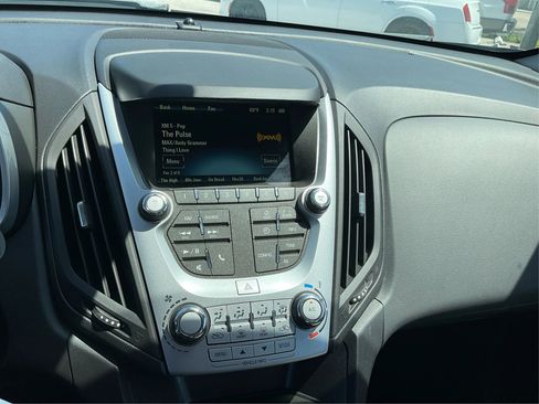 Used 2017 Chevrolet Equinox LS FWD image 13