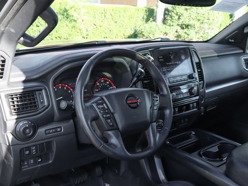 Used 2021 Nissan Titan PRO-4X w/ Pro-4x Convenience Package image 22