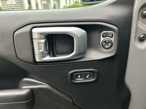 Used 2022 Jeep Wrangler Unlimited Sport AWD/4WD image 16
