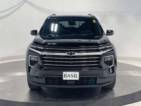 Used 2025 Chevrolet Traverse LT AWD/4WD image 9