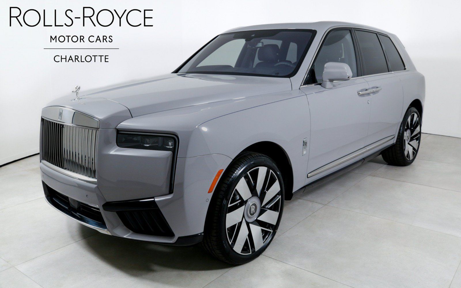 Used 2025 Rolls-Royce Cullinan AWD/4WD image 1