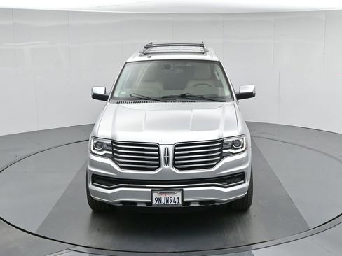 Used 2017 Lincoln Navigator Select image 22
