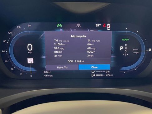 Used 2025 Volvo S60 T8 Ultra w/ Climate Package image 39