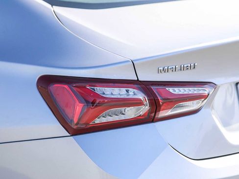 Used 2020 Chevrolet Malibu LT image 9