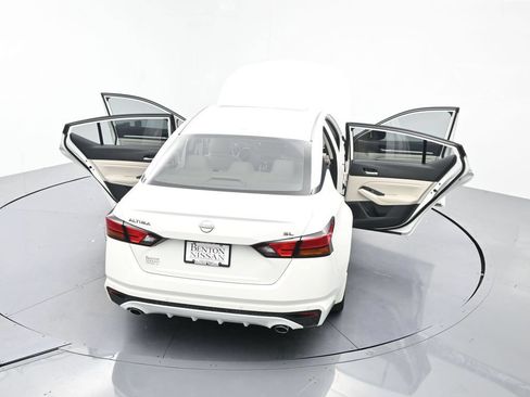 Used 2024 Nissan Altima 2.5 SL FWD image 25