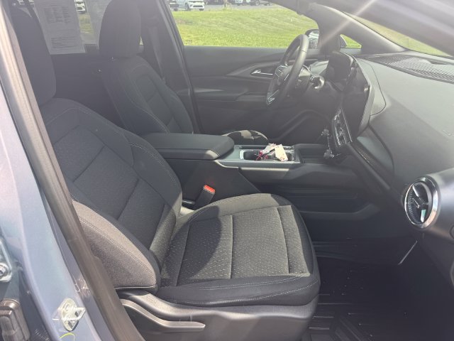 Used 2025 Chevrolet Equinox EV LT w/ Comfort Package FWD image 13