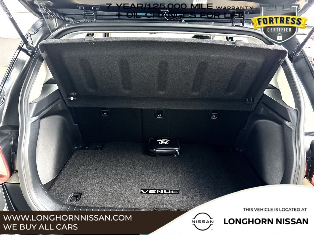 Used 2023 Hyundai Venue SEL FWD image 25