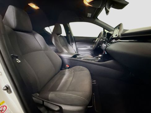 Used 2019 Toyota C-HR LE FWD image 28