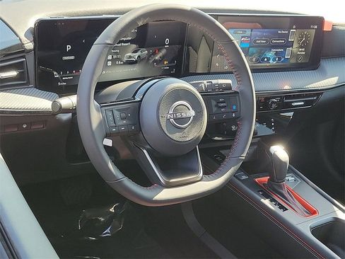 New 2025 Nissan Kicks SR image 4