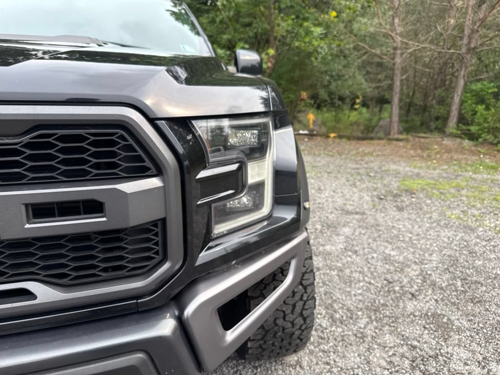 Used 2018 Ford F150 Raptor w/ Equipment Group 802A Luxury AWD/4WD image 3