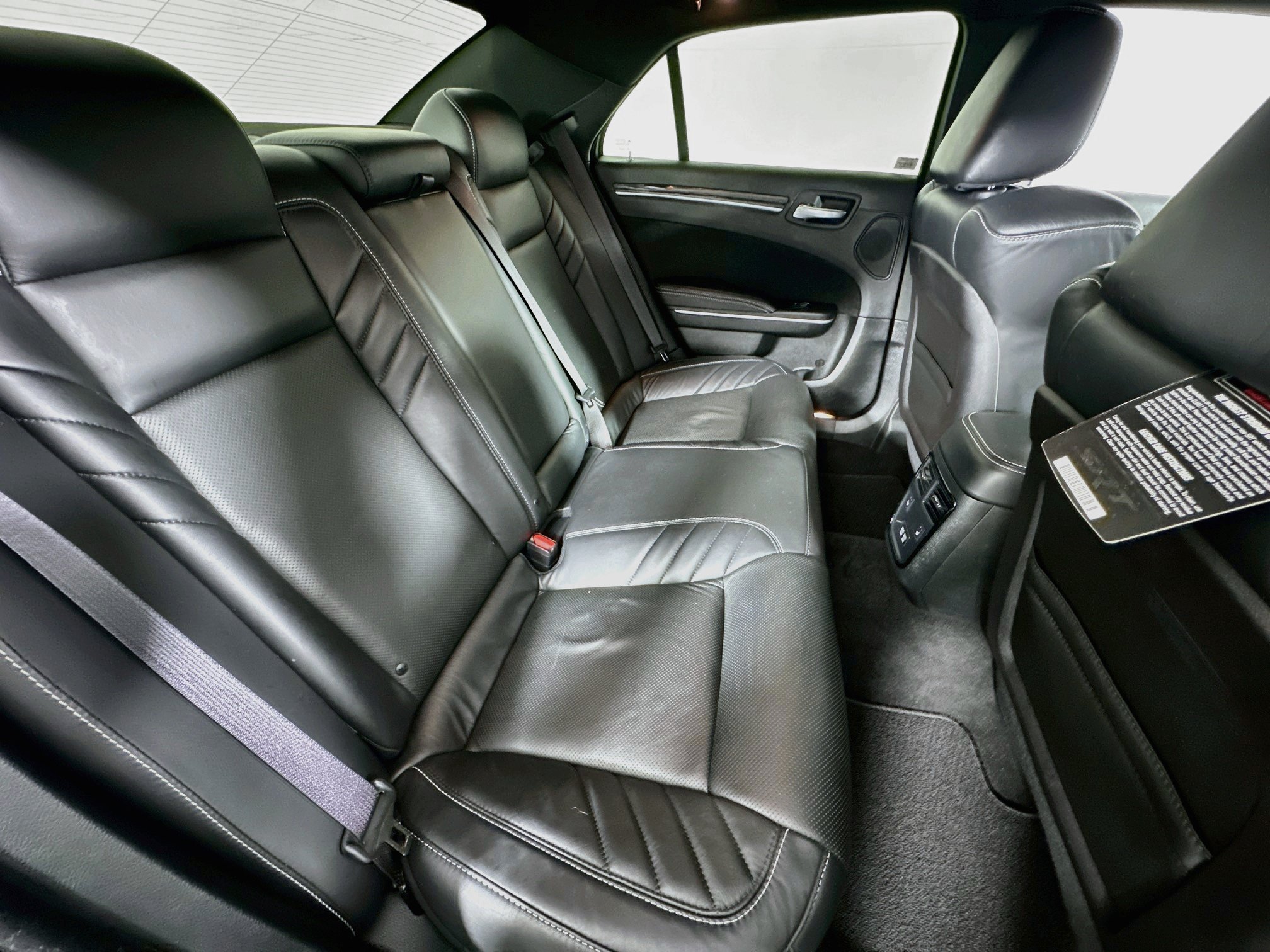 Used 2023 Chrysler 300 C RWD image 28
