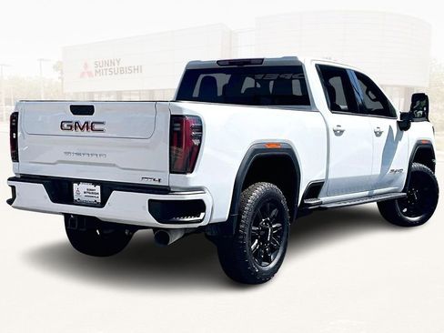 Used 2025 GMC Sierra 2500 AT4 w/ AT4 Premium Plus Package AWD/4WD image 6