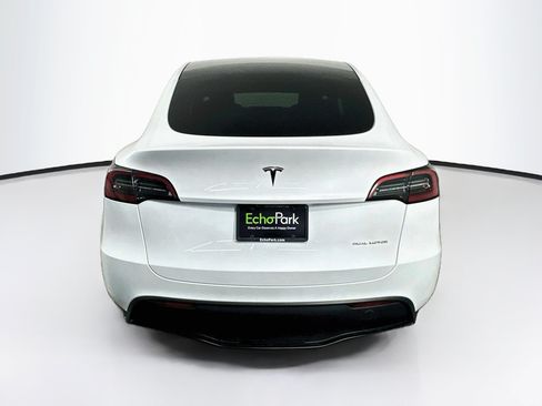 Used 2024 Tesla Model Y Long Range AWD/4WD image 7