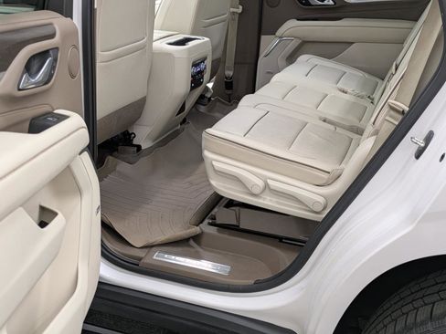 Used 2021 GMC Yukon Denali w/ Denali Premium Package image 23