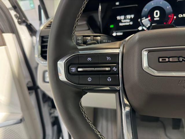 Used 2024 GMC Acadia Denali w/ Super Cruise Package FWD image 18