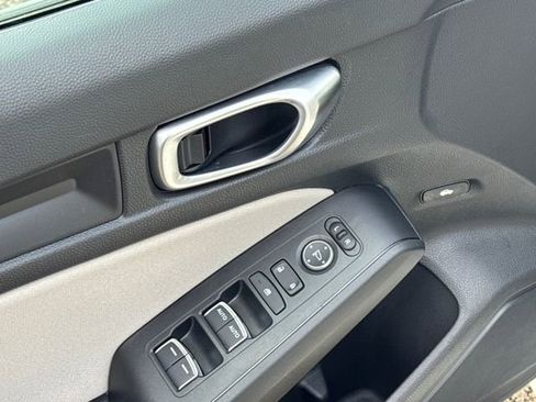 Used 2023 Honda Civic LX image 5