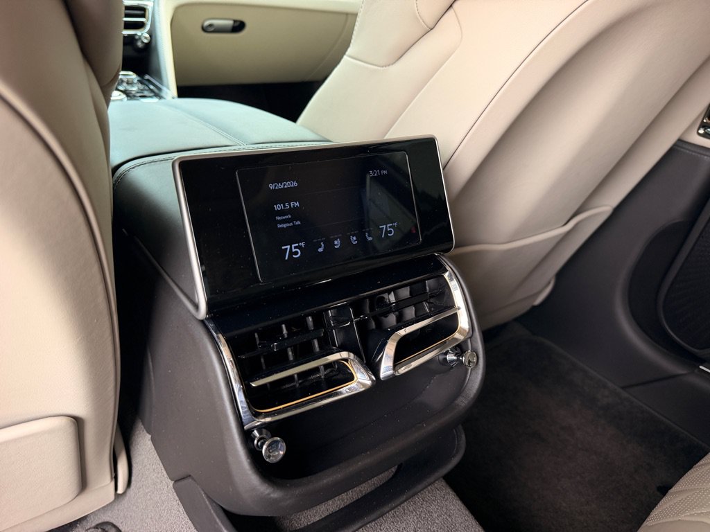 Used 2021 Bentley Flying Spur V8 AWD/4WD image 23