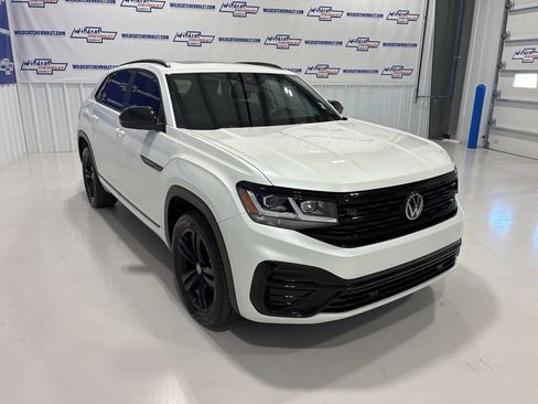 Used 2023 Volkswagen Atlas Cross Sport SEL R-Line AWD/4WD image 12