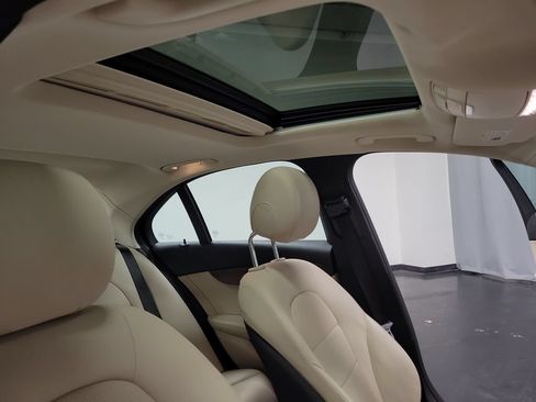 Used 2019 Mercedes-Benz C 300 4MATIC Sedan image 32
