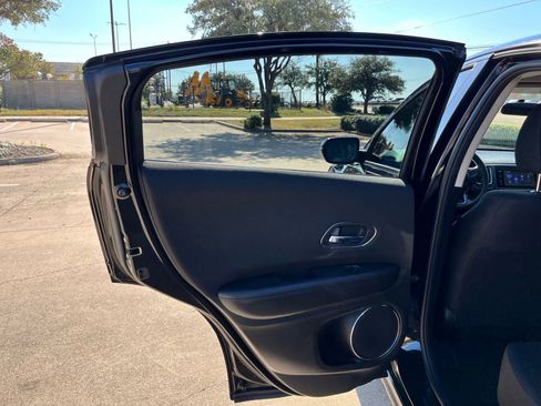 Used 2017 Honda HR-V EX image 22