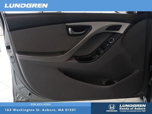 Used 2015 Hyundai Elantra SE w/ Option Group 02 FWD image 8