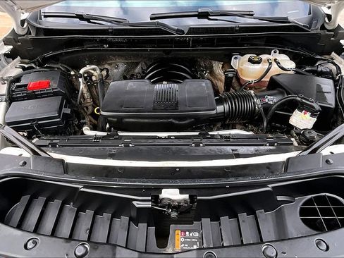 Used 2024 Cadillac Escalade ESV Premium Luxury image 9