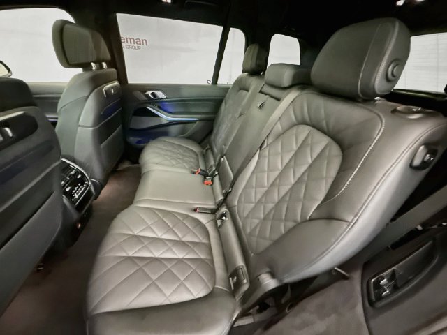 Used 2026 BMW X7 xDrive40i w/ M Sport Package AWD/4WD image 25