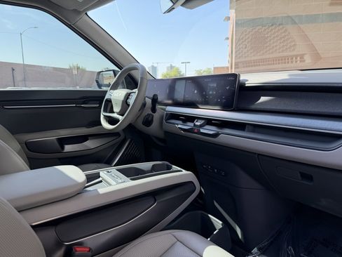 Used 2024 Kia EV9 Wind image 42