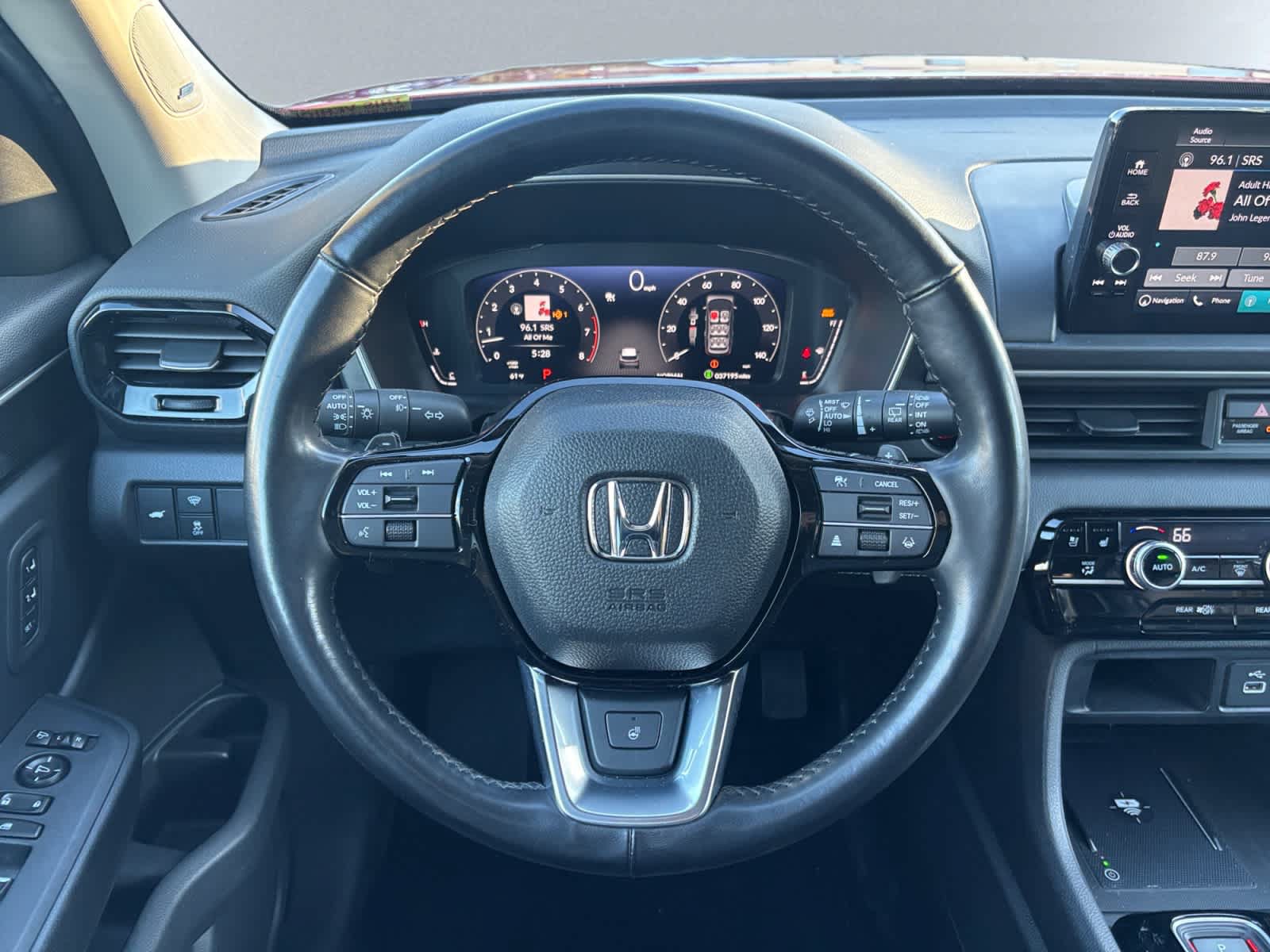Used 2023 Honda Pilot Elite image 16