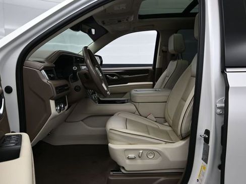 Used 2022 GMC Yukon XL Denali AWD/4WD image 19
