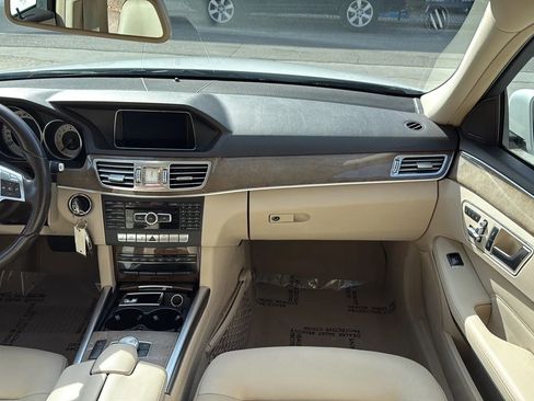 Used 2014 Mercedes-Benz E 350 4MATIC Sedan image 27