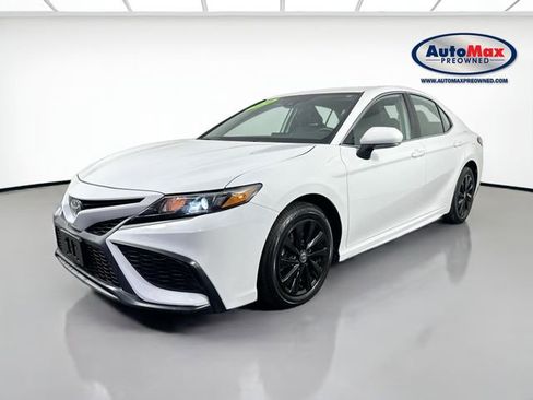 Used 2024 Toyota Camry SE FWD image 5