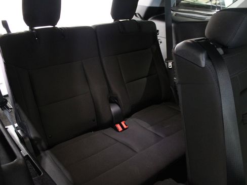 Used 2020 Ford Explorer XLT image 40