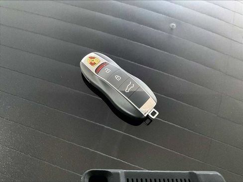 New 2026 Porsche Macan S image 21