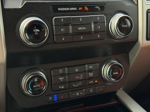 Used 2019 Ford F150 King Ranch w/ Equipment Group 601A Luxury AWD/4WD image 45