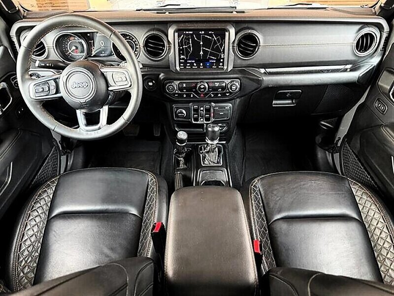 Used 2023 Jeep Wrangler Unlimited Sahara AWD/4WD image 4