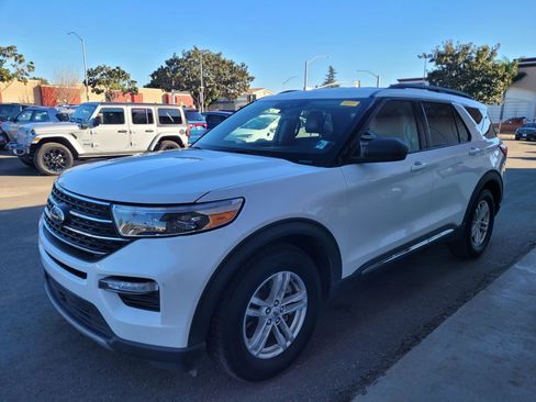 Used 2024 Ford Explorer XLT w/ Equipment Group 202A image 8