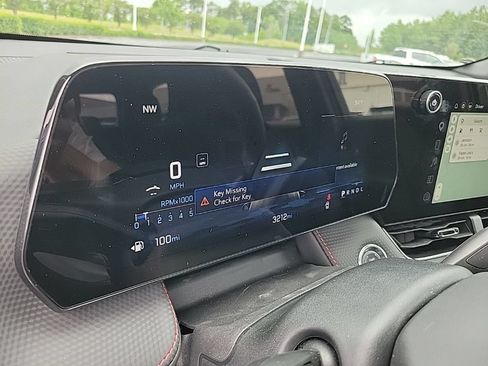 Used 2026 Chevrolet Equinox RS w/ Safety and Technology Package FWD image 27