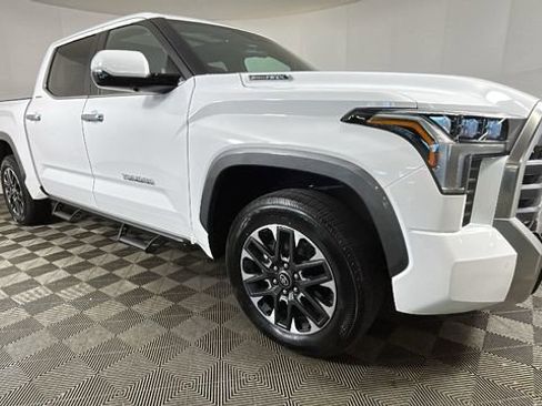 Used 2025 Toyota Tundra Limited AWD/4WD image 2