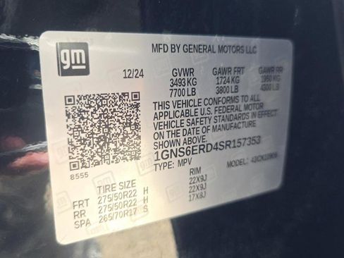 Used 2025 Chevrolet Suburban RST AWD/4WD image 14