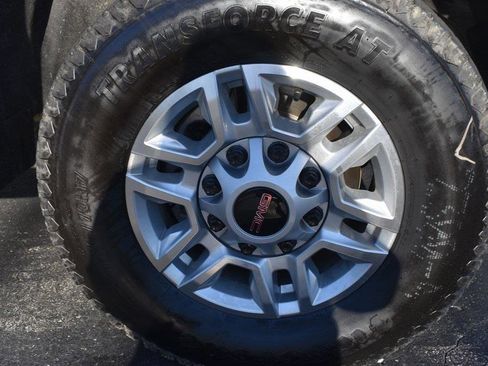 Used 2023 GMC Sierra 2500 SLT w/ SLT Convenience Package image 38