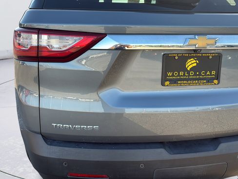 Used 2020 Chevrolet Traverse LT FWD image 39